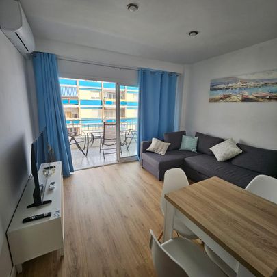 Your Balcony Over the Mediterranean! 🌊 Temporary Rental of a Designer Apartment Just 2 Minutes from the Beach - Photo 1