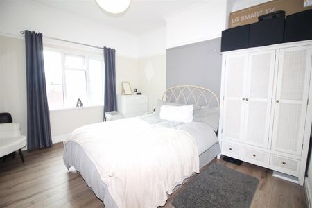 2 Bedroom Flat - Photo 5