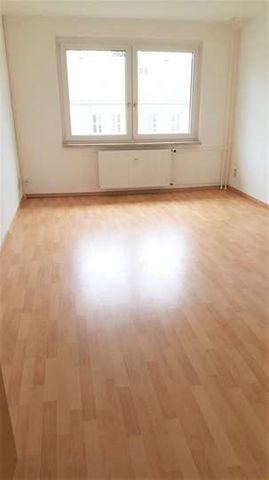 ***Großzügige 3- Raumwohnung mit PKW - Stellplatz und Kelleranteil*** - Foto 2