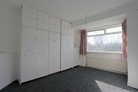 Price £2,200 pcm - Available Now - Part Furnished - Photo 3