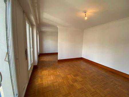 A LOUER. Disponible Immédiatement. Charmant Appartement T2 bis, En Centre Ville de Quimper ! - Photo 2