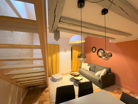 Duplex rénové au cœur du quartier historique - Photo 2