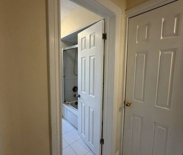 For Lease - 148 Belgravia Avenue Unit# Upper, Toronto, Ontario - Photo 3