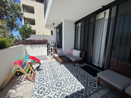 Stylish Two Bedroom Apartment With Study In Prime Kogarah Location! - Photo 1