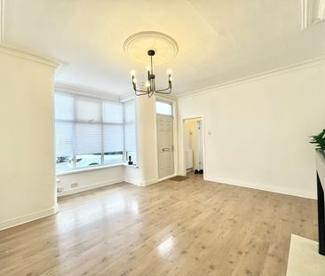 3 Bed End Terrace, Plus An Extra Room, LS12 - Photo 2