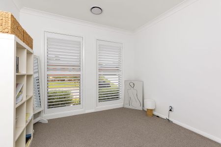 Modern, Low-Maintenance Living in Sought-After Bourkelands - Photo 5