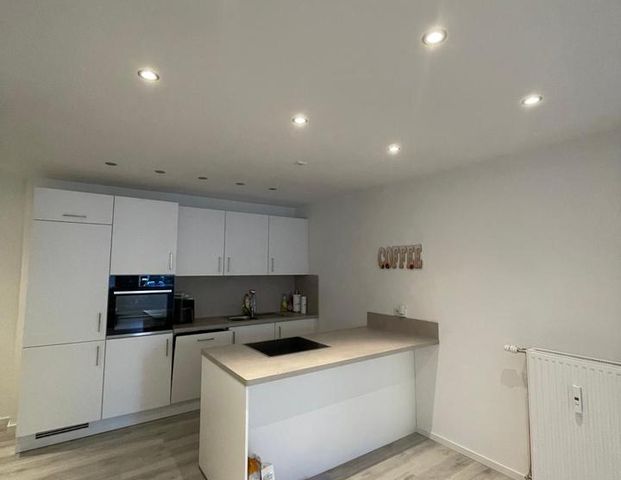 wunderschöne frisch sanierte 2 Zimmerwohnung 75qm in Neustadt - Photo 1