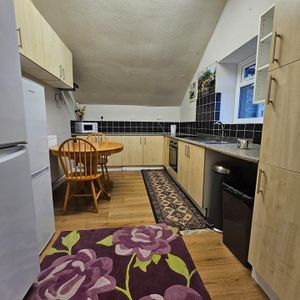Room in a Shared Flat, Upper York Street, BS2 - Photo 2