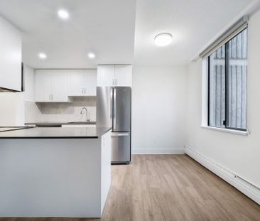 Governor’s Square - Photo 2