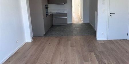 Duplex te huur in Merksem voor € 950 met 2 slaapkamers - Photo 5