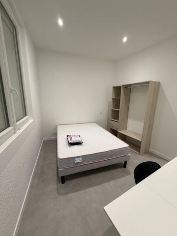 Location Appartement 1 pièce 17m² SOUILLAC 46200 - Photo 4