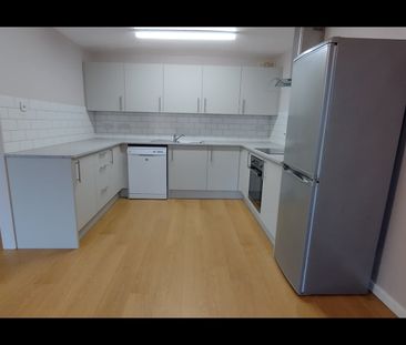 2 Bed Flat, Bridge Road, BS8 - Photo 4