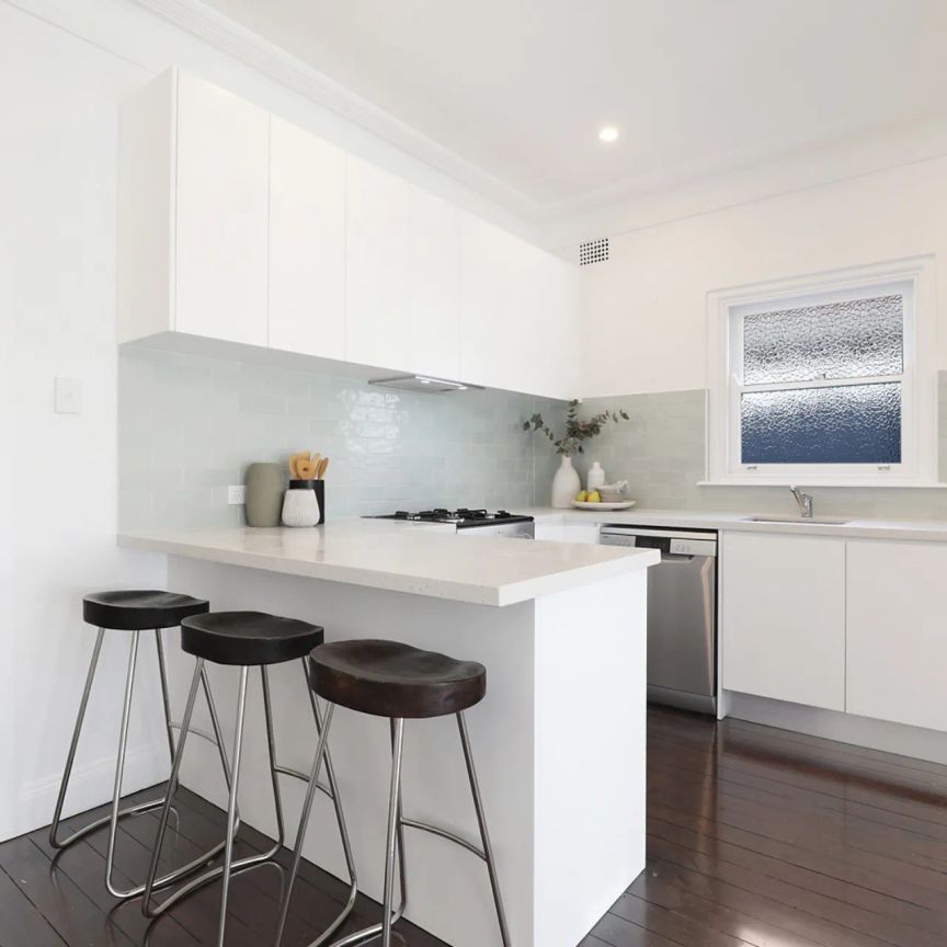 Seaside Sophistication: Luxurious Duplex - Photo 1