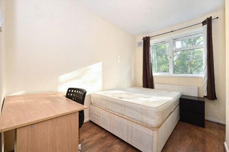 4 bedroom flat to rent - Photo 3