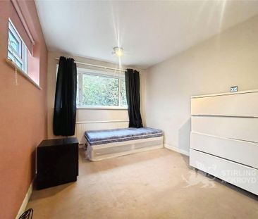 3 bedroom end of terrace house to rent - Photo 3