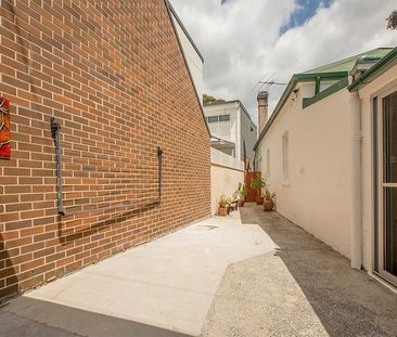 Charm and Character filled 2 Bedroom Home! - Photo 6