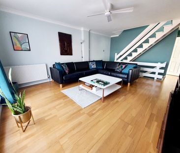 3 Bed Terraced House, Goldstone Lane, BN3 - Photo 6