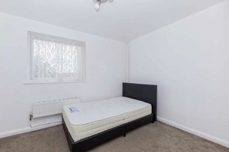 Flanders Crescent, Tooting, SW17 - Photo 3