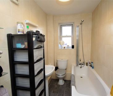 2 bed First Floor Flat for rent - Photo 4