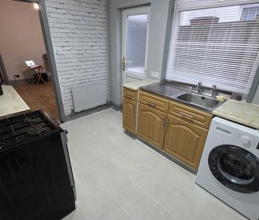 3 bedroom terraced house to rent - Photo 5