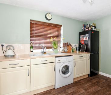 3 bedroom terraced house to rent - Photo 5
