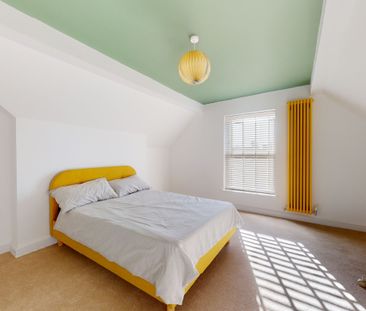 65 Forest Road Flat 5 - Photo 1
