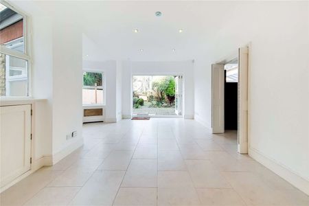 An exceptional six bedroom family home located on the popular Alphabet Streets - Photo 3