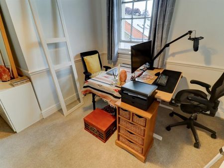 2 BED Flat To rent - Photo 5