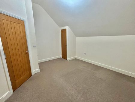 Hele Manor Barns, Hele, Taunton - Photo 3