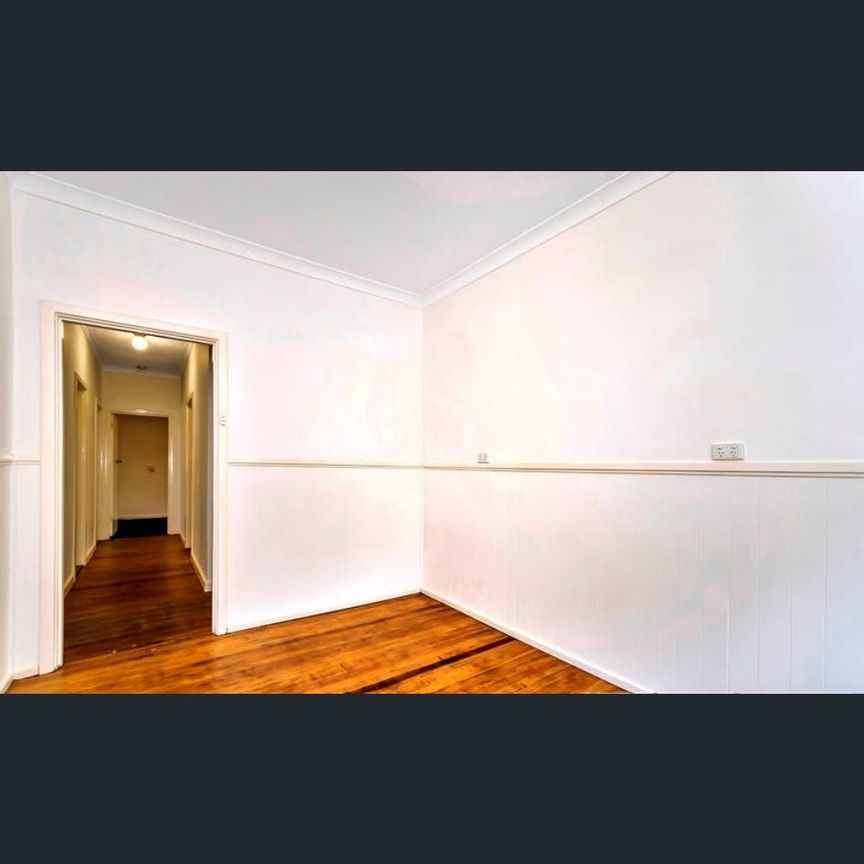 Beautiful Family Home in a Prime Location - Photo 1