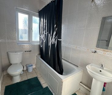 Room in a Shared House, Colchester Road, E10 - Photo 3