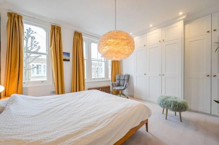 4 bedroom end of terrace house to rent - Photo 3