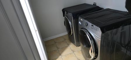 For Lease - 4 Fandor Way, Brampton, Ontario - Photo 2