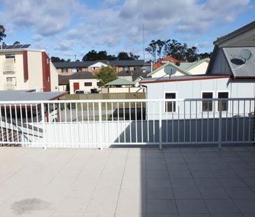 Modern Townhouse for Relaxed Lifestyle - Photo 5