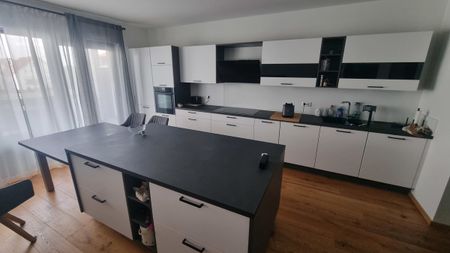 **Neuwertig – Großzügige 4 Zimmer mit erstklassiger Ausstattung + Fußbodenheizung + EBK + TG-Stellplatz** - Foto 3