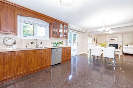 For Lease - 382 Elgin Mills Road, Richmond Hill, Ontario - Photo 5