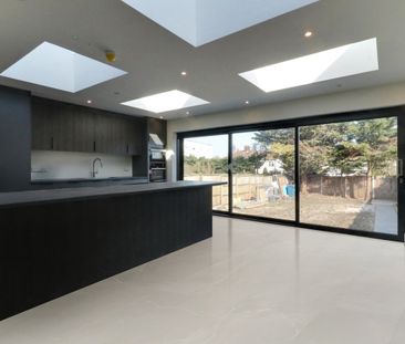 Room 2 - Carlton Avenue, Harrow, HA3 - Photo 5