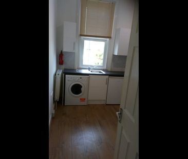 Studio Flat, Pierrepoint Road, W3 - Photo 2