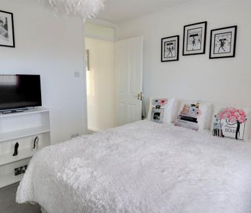 2 bedroom semi-detached house to rent - Photo 2