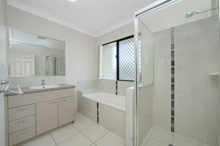 Spacious, Comfort and Convenient - Photo 2