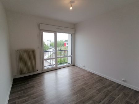 Location Appartement 4 pièces 73m² TROYES 10000 - Photo 4