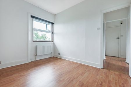 Flat to rent - Shooters Hill Road, London, SE3 - Photo 2