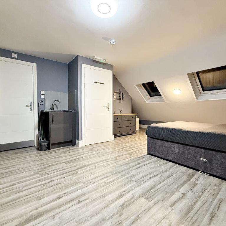 1 bedroom in a house share to rent - Photo 1