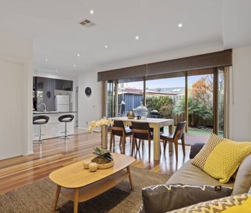 8 Scanlan Street, Bentleigh East - Photo 2