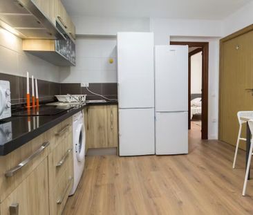 Calle Lozano de Torres, Málaga, Andalusia 29013 - Photo 1