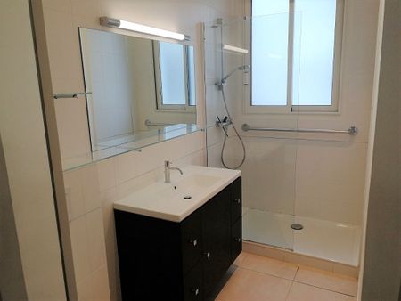 A Louer - Nantes Hyper Centre - Bel Appartement 3 Pièces De 83.63 M² - Photo 4