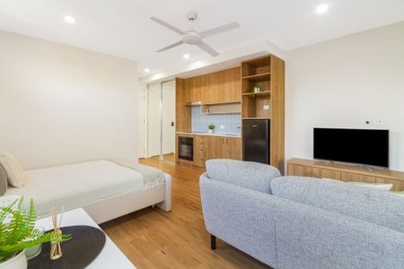 CHOICE OF TWO FURNISHED STUDIO APARTMENTS - INCLUDING ELECTRICITY AND WATER - Photo 4
