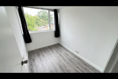 4 Bed Terraced House, Cottingham Road, SW8 - Photo 4