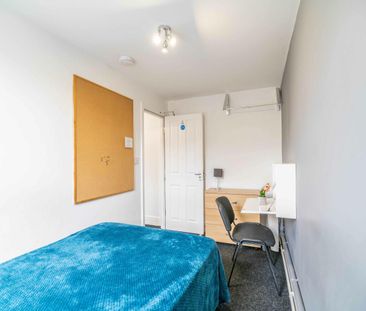 28 Siward Street - Photo 5