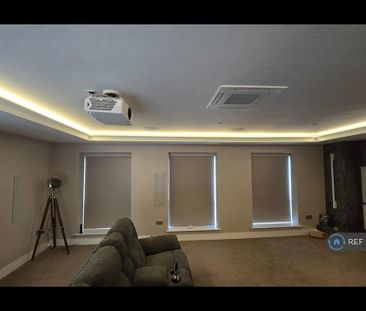 4 bedroom detached house to rent - Photo 6